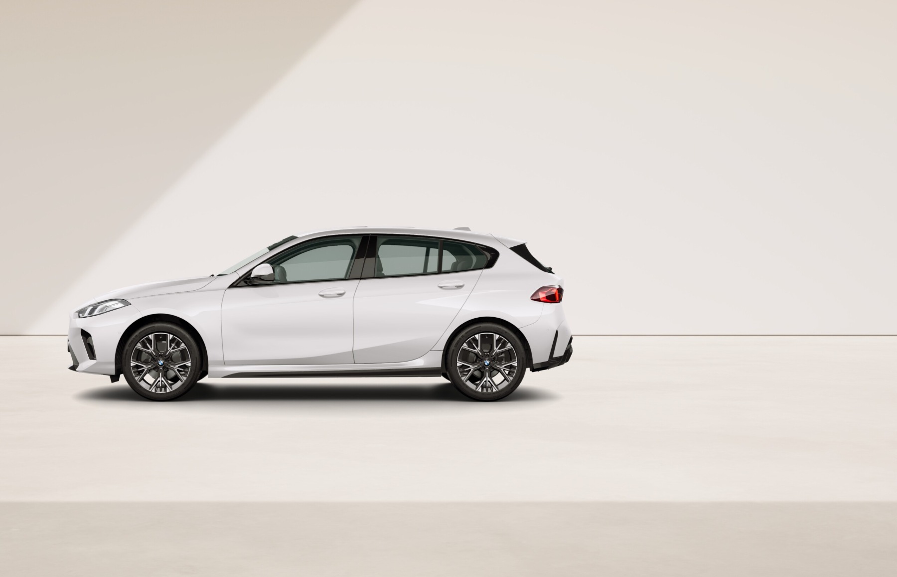 BMW Seria 1 116 — biały, 2026 — zdjęcie 4