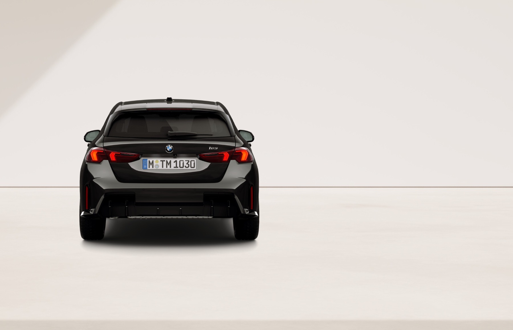 BMW Seria 1 123 xDrive — czarny, 2026 — zdjęcie 5