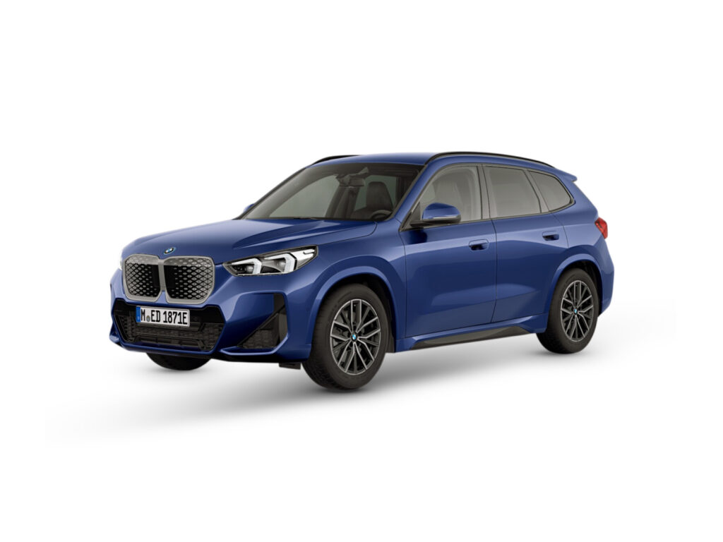 BMW iX1 eDrive20 — srebrny — ujęcie 1