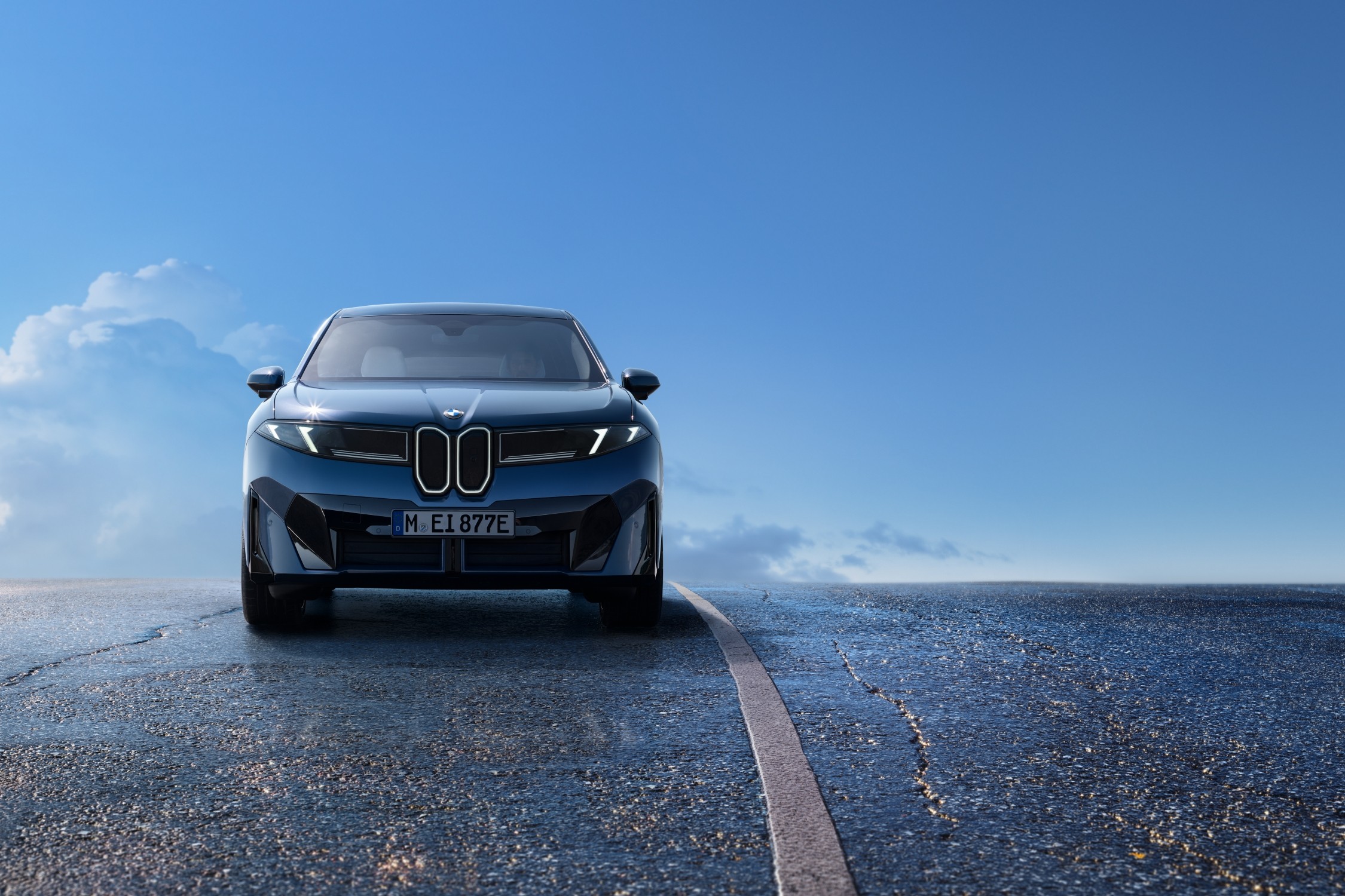 BMW iX3 Neue Klasse — przednia część nadwozia z pionowymi nerkami i nową sygnaturą świetlną